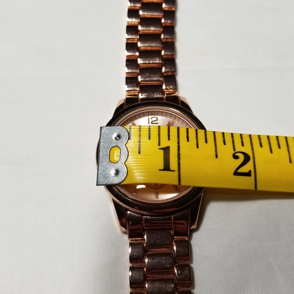ROSE GOLD FASHION WATCH - LARGE FACE - Picture 8 of 9